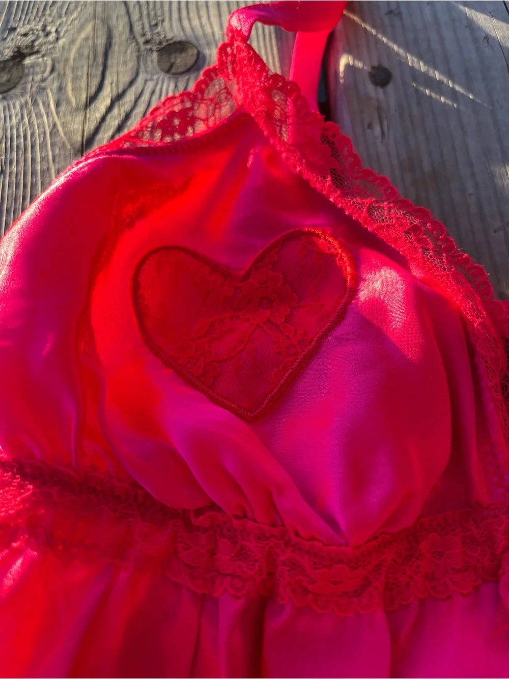Vintage La SENZA Satin Heart-Accent Chemise in Hot Pink - Picture 4 of 4